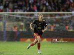 charles-de-ketelaere-berlari-selama-laga-uefa-nations-league.jpg