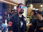 chicco-jerikho-berpose-di-kedai-kopi-filosofi-kopi_20171123_191829.jpg