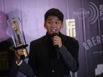 chicco-kurniawan-sabet-piala-citra-pemeran-utama-pria-terbaik_20211111_051818.jpg
