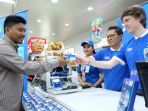 chief-marketing-officer-pt-xl-axiata-david-arcelus-oses-dan-gondo_20171020_135344.jpg