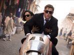 chris-hemsworth-tessa-thompson-dan-younes-afroukh-dalam-men-in-black-international-2019.jpg