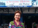 christine-hakim-pemilik-dan-pengelola-toko-keripik-balado-christine-hakim.jpg