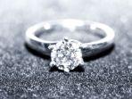 cincin-berlian-ide-hadiah-unik-september.jpg