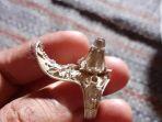 cincin-perak-berbentuk-lampu-aladin.jpg