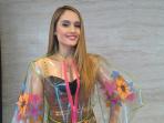 cinta-laura-baju-unik_20160321_224630.jpg