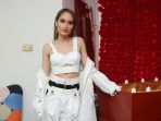 cinta-laura-rilis-lagu-terbaru-caliente_20191122_203631.jpg