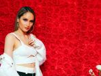cinta-laura-rilis-lagu-terbaru-caliente_20191122_203724.jpg