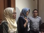 cinta-ratu-nansya-didampingi-pengacaranya_20180604_171739.jpg