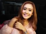 cita-citata-diabadikan-usai-menjadi-bintang-tamu_20161223_231915.jpg