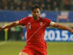 claudio-pizarro-timnasperuuuu_20150630_020811.jpg