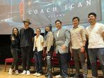 coach-ican-bersama-tim-pendukungnya.jpg