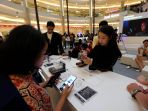 consumer-launch-samsung-di-mall-kokas-jakarta-dibanjiri-pembeli_20190823_183059.jpg