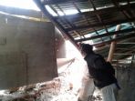 crane-proyek-menimpa-rumah-warga_1_20171016_110247.jpg