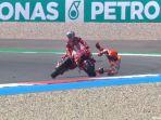 crash-marc-marquez-dan-bastianini-di-motogp-belanda.jpg