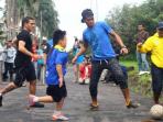 cristian-gonzales-dan-kurnia-meiga_20150428_040831.jpg
