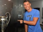 cristiano-ronaldo-di-museum-pribadinya_20170706_195018.jpg