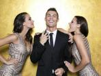 cristiano-ronaldo-diapit-cewek-cantik_20160501_181744.jpg