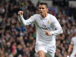 cristiano-ronaldo-jempol_20160521_130319.jpg