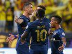 cristiano-ronaldo-kiri-merayakan-golnya-ke-gawang-al-khaleej.jpg