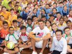 cristiano-ronaldo-mengunjungi-anak-anak-program-beasiswa-peter-lim.jpg