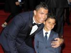 cristiano-ronaldo-n-son_20160329_173347.jpg