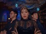 cuplikan-adegan-video-klip-datang-buland-dari-vierratale2.jpg