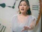 cuplikan-video-musik-kembalilah.jpg