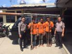 curi-tiang-telepon_20171120_174254.jpg