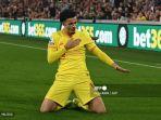 curtis-jones-selebrasi-gol-vs-brentford.jpg