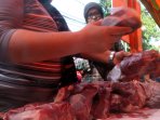 daging-beku-rp-85-ribukg-di-pasar-murah-car-free-day_20160509_154154.jpg
