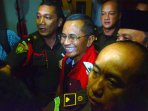 dahlan-iskan-akhirnya-dijebloskan-ke-penjara_20161027_222107.jpg