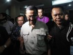 dahlan-iskan-diperiksa-kejati-dki-jakarta_20150604_201116.jpg