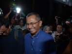 dahlan-iskan-diperiksa-kejati-jatim_20161017_214610.jpg