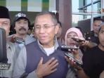 dahlan-iskan-usai-diperiksa-kejati-jatim_20161020_103042.jpg