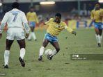 dalam-file-foto-yang-diambil-pada-31-oktober-1990.jpg