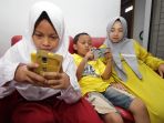 Dokter : Butuh Ketegasan Orangtua untuk Batasi Anak Menatap Layar Ponsel Saat Pandemi Covid-19