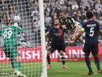 dan-burn-mencetak-gol-kedua-tim-newcastle.jpg