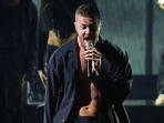 dan-reynolds-dari-imagine-dragons.jpg
