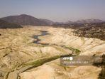 danau-oroville-california-mengalami-tingkat-kekeringan-yang-ekstrem.jpg