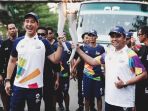 daniel-mananta-saat-dapat-kesempatan-bawa-obor-asian-games-2018_20180816_085302.jpg