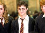 daniel-radcliffe-memerankan-harry-potter.jpg