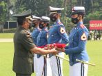 danjen-akademi-tni-tutup-pendidikan-dasar-integratif-taruna-akad_20220131_150023.jpg