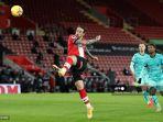 danny-ings-mengoyak-jala-liverpool.jpg