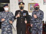 danpasmar-3-beserta-prajurit-berikan-kejutan-kepada-kapolres-sorong.jpg