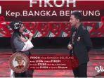dapat-hadiah-syal-mahal-dari-fomal.jpg