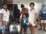 dapur-umum-bencana-di-sangihe_20160624_142811.jpg