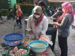 dapur-umum-covid-19-makanan-siap-saji-warga-isoman_20210716_134321.jpg