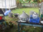 dapur-umum-pengungsi-banjir-di-desa-samuti-aman-kecamatan-makmur_20141225_232924.jpg