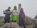 dar-edy-yoga-yang-berkesempatan-mendaki-gunung-latimojong-pada-kamis-271.jpg