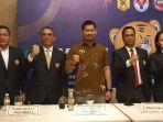 darly-siregar-kedua-dari-kiri.jpg